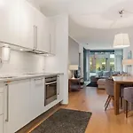 Amazing Apartment By The Beach